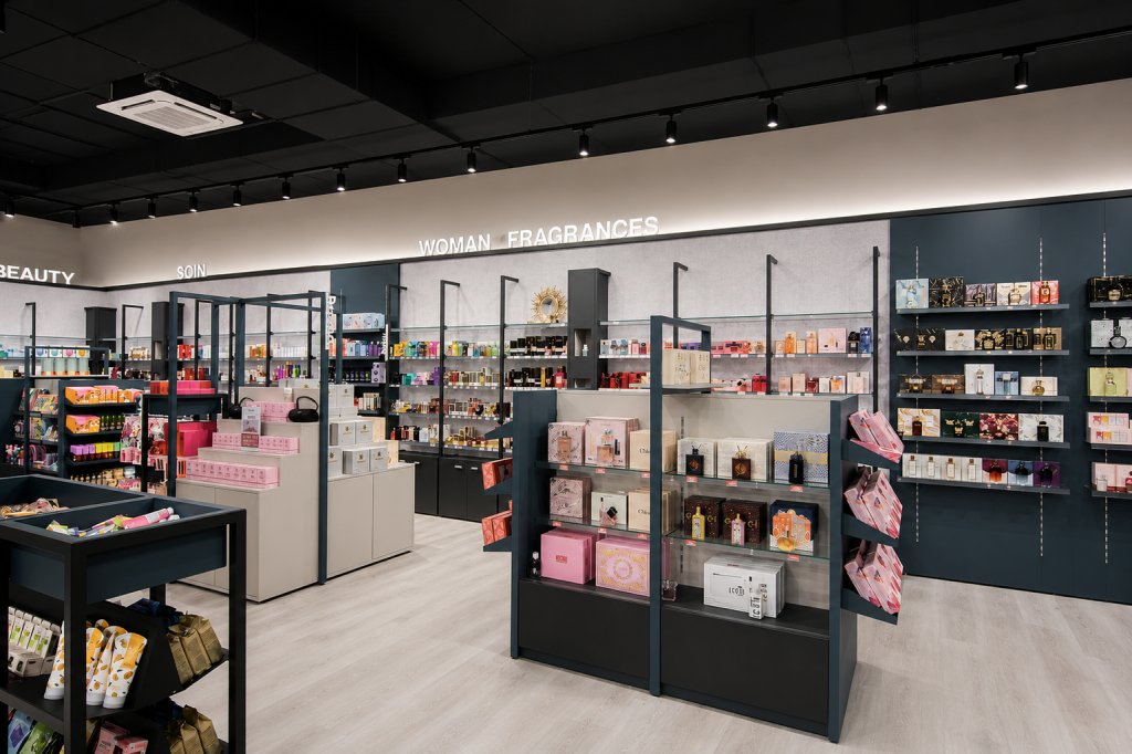CRC_Retail_Free_Shop_3